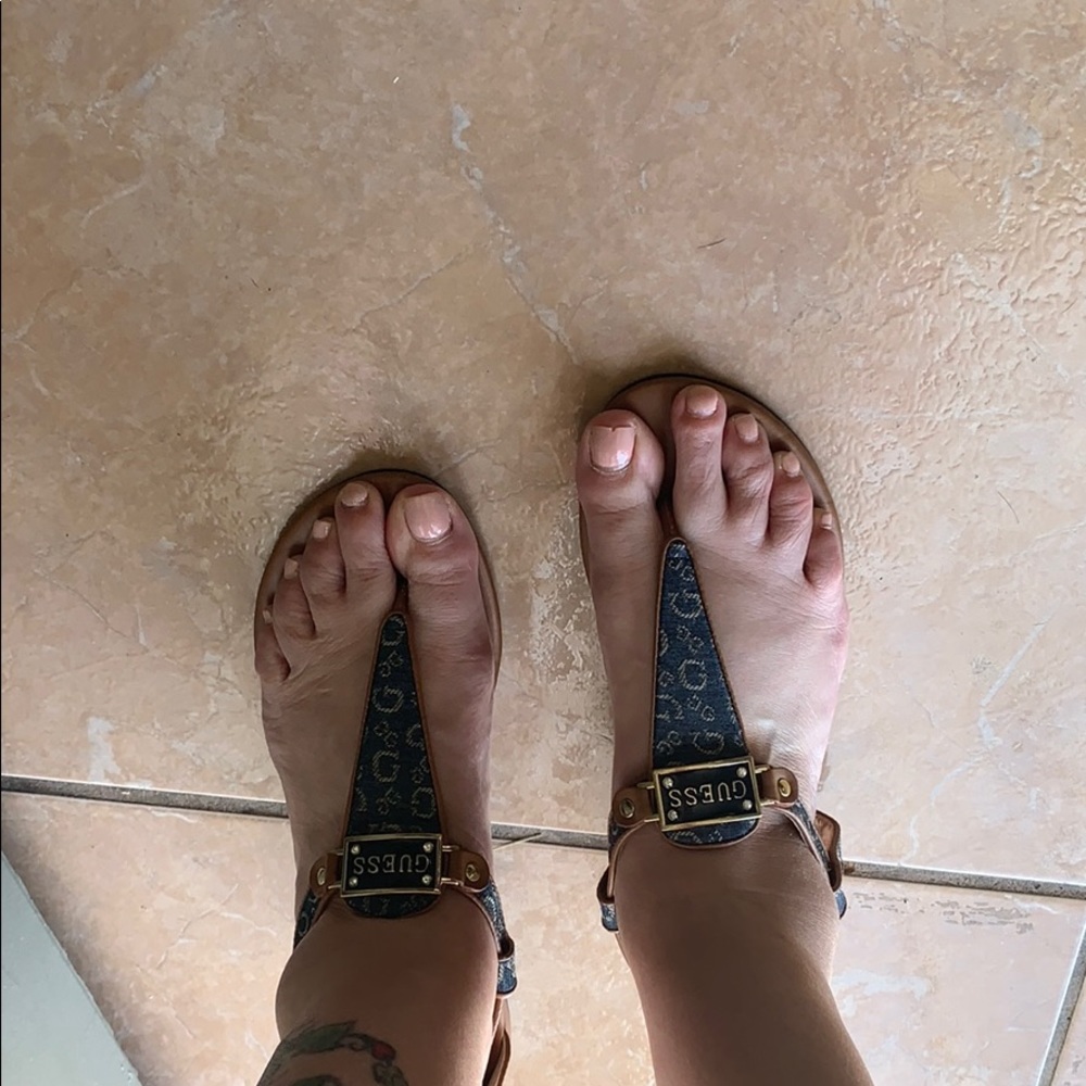 Guess Sandal size 8 preowned
